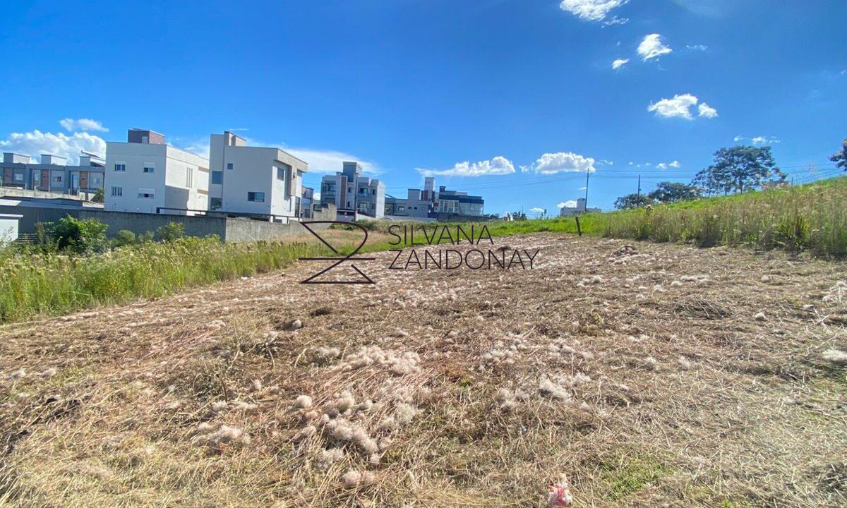 Terreno à Venda no Bairro Paraíso